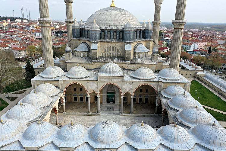 Mimar Sinan’ın ustalık eseri Selimiye Camii’nde tartışma: Kubbe süslemeleri silinecek mi? 5